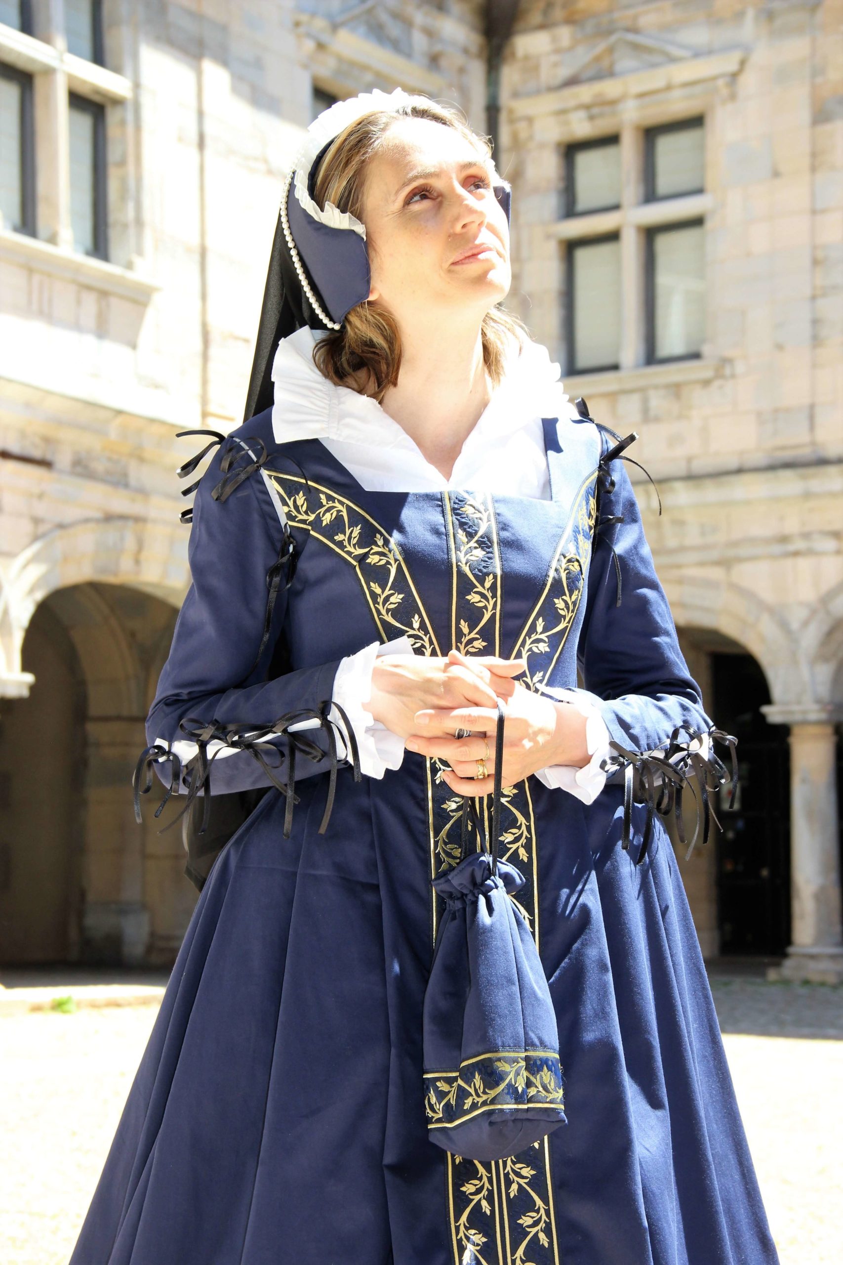 Christelle Camuset en costume incarnant Hélène de Bréderode